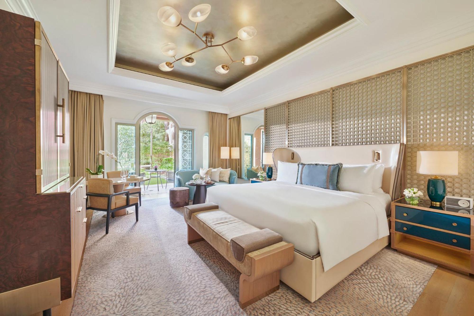 Deluxe Zimmer mit Kingsize-Bett, Garten und Terrasse