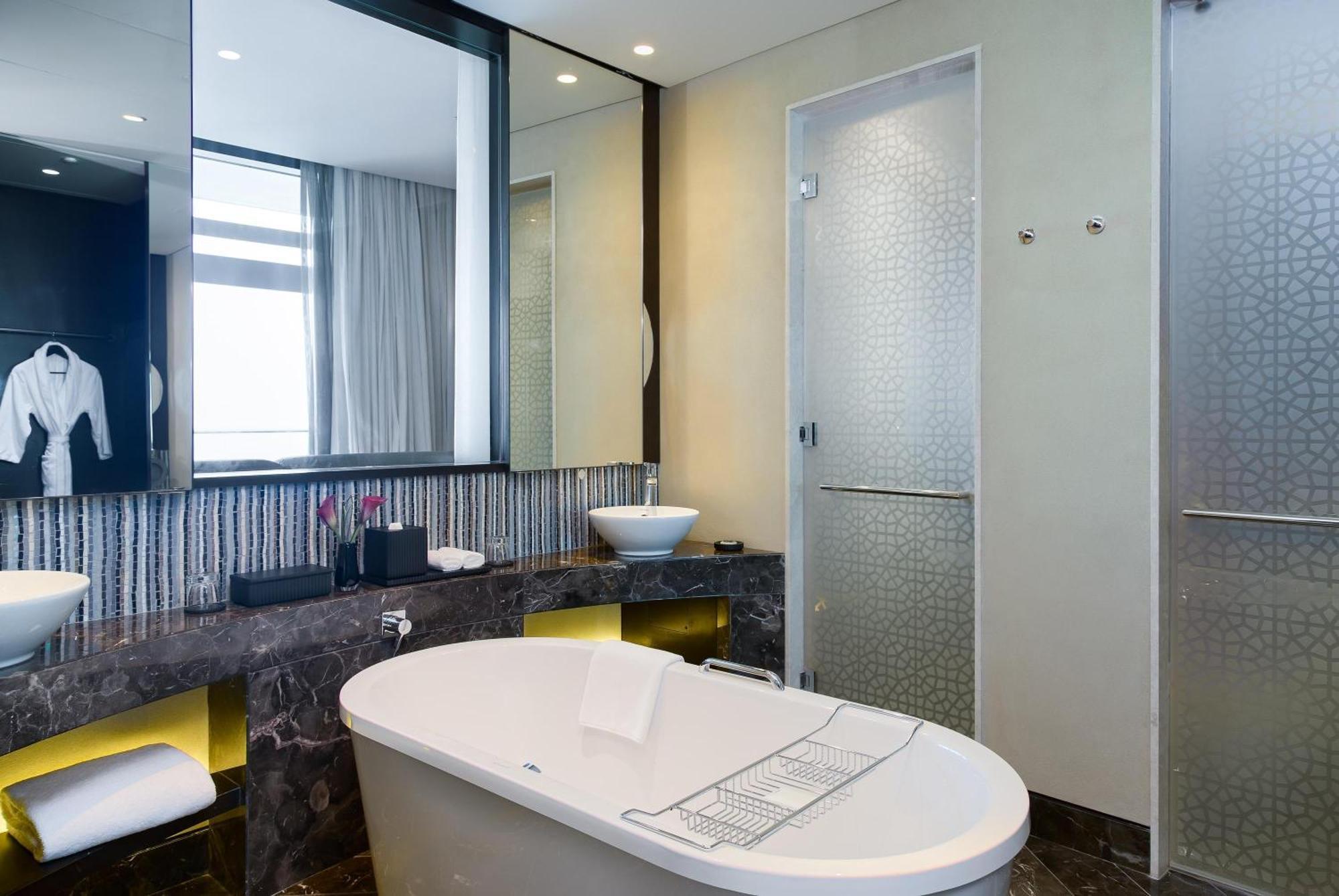 Deluxe Zimmer mit Kingsize-Bett und Balkon